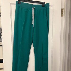 FIGS   Video Livingston Basic Scrub Pants